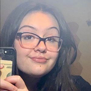 Meet your Posher, Gloria